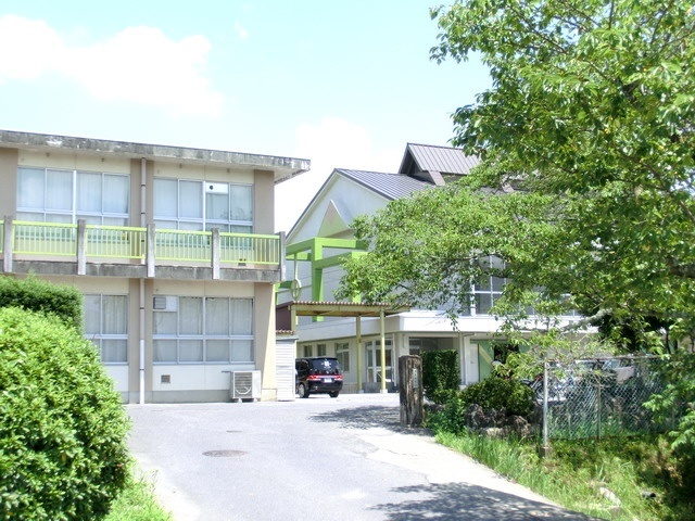 中学校　中津川市立苗木中学校（中学校）まで813m