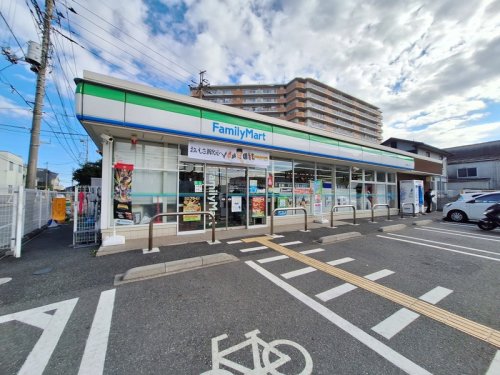コンビニ　ファミリーマート 　川口南鳩ヶ谷店（コンビニ）まで275m