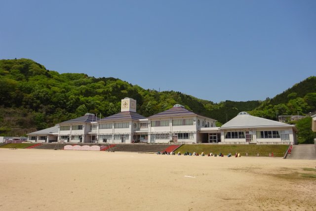 小学校　岡山市立御津小学校（小学校）まで1400m