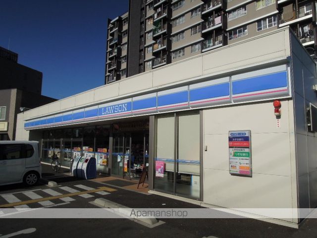 コンビニ　ローソンＪＲ東岸和田駅前店（コンビニ）まで750m