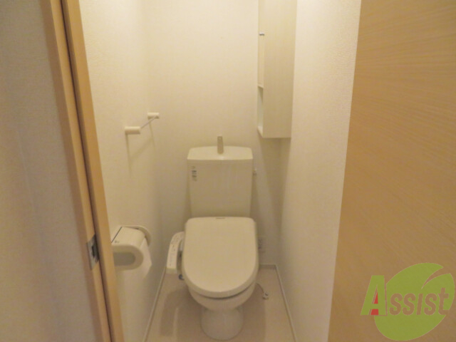 トイレ　温水機能トイレで毎日快適に使用できますね。