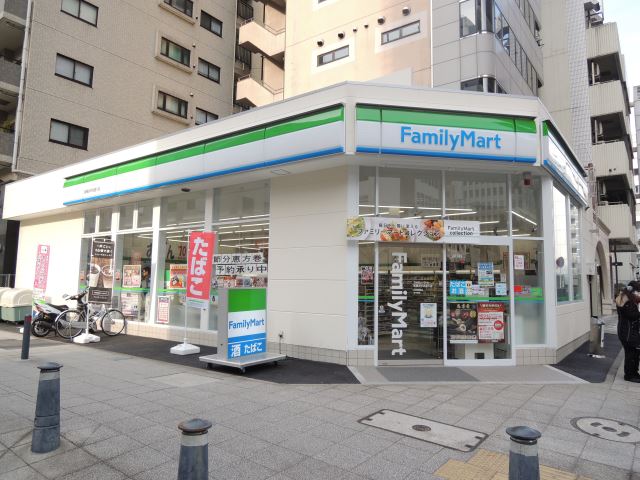 コンビニ　ファミリーマート（コンビニ）まで240m