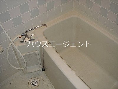バス・シャワールーム　バストイレ別です。