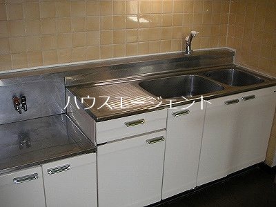 キッチン　2口ガスコンロ設置可能です。