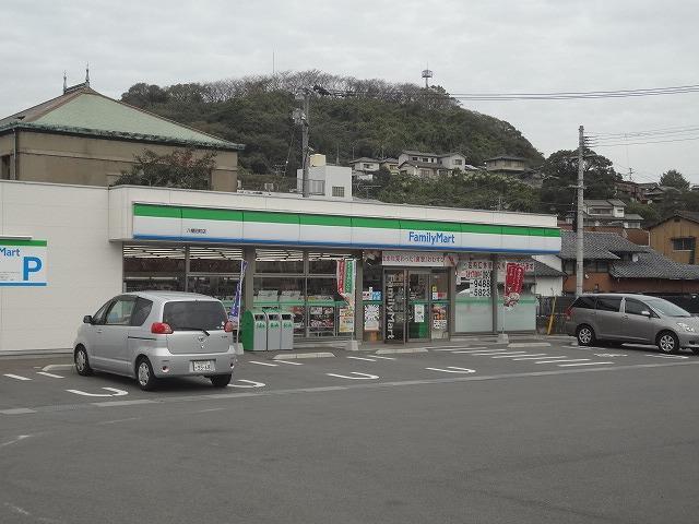 コンビニ　ファミリーマート／八幡田町店（コンビニ）まで168m
