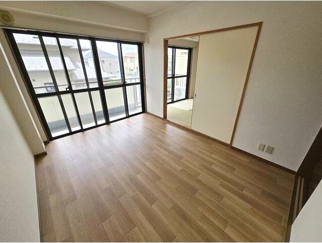 居室・リビング　開放感のあるゆったりとしたお部屋です♪