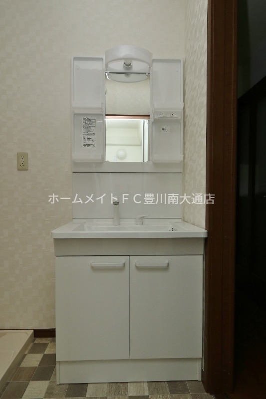洗面設備　同型別部屋写真