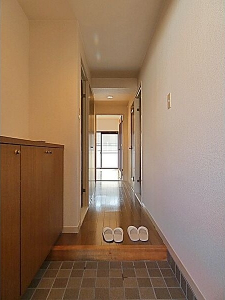 玄関　名古屋で一番初期費用の安い賃貸専門の不動産会社です(^^)