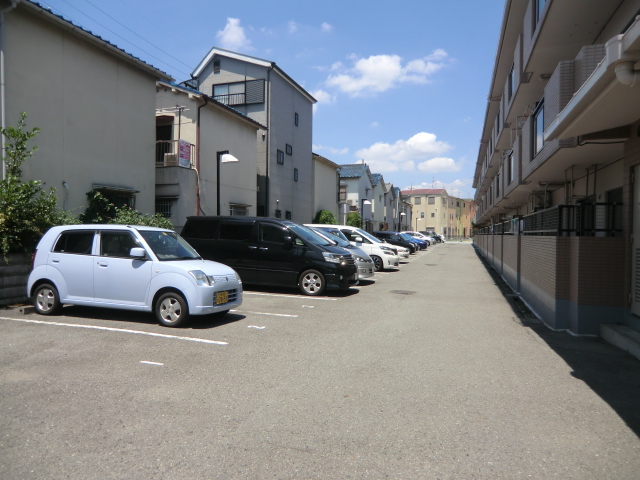 駐車場　駐車場