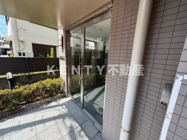 エントランス　建物の内部です