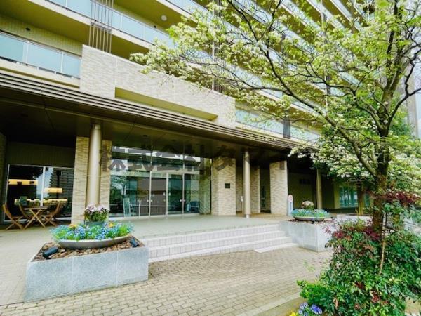 エントランス　建物の内部です