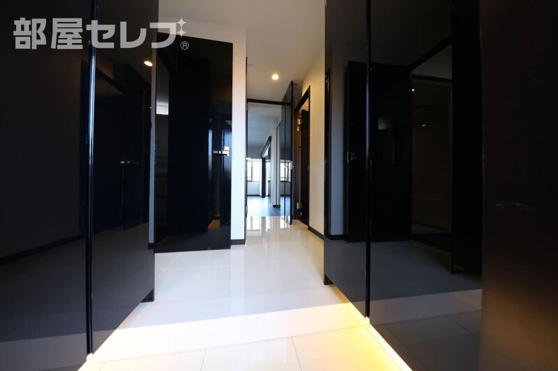 玄関　９０３号室写真