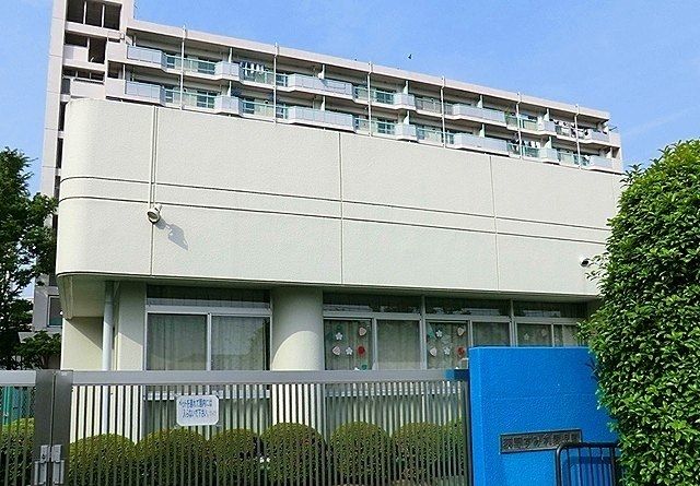 幼稚園・保育園　荻野すみれ愛児園（幼稚園・保育園）まで700m