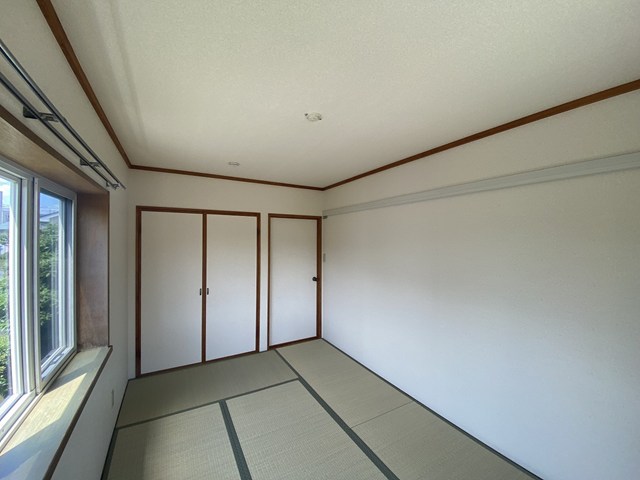 その他部屋・スペース　2階・南西向き和室6帖☆収納スペースがあります♪寝具をすっき