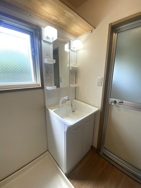 洗面設備　洗髪洗面化粧台で忙しい朝にも寝癖の付いた頭にも優しい☆お化粧