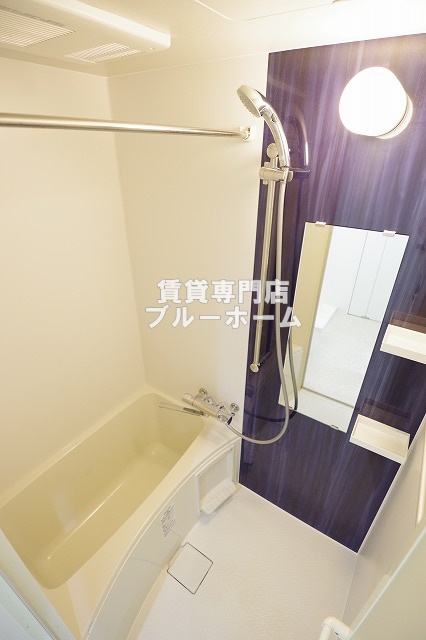 バス・シャワールーム　浴室乾燥機付きのお風呂です！