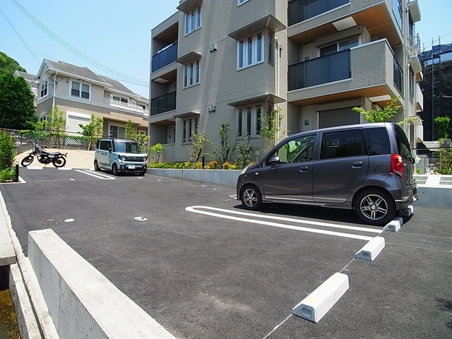 駐車場　敷地内駐車場