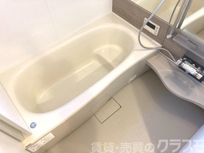 バス・シャワールーム　浴室乾燥機＆追焚機能付き広々バスルーム♪