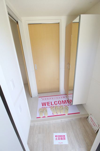玄関　同物件、別のお部屋の写真です