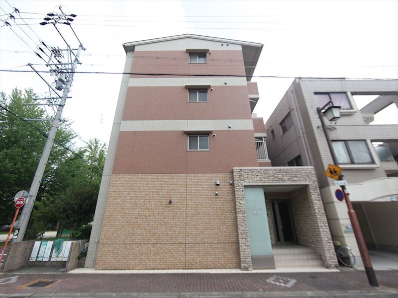 建物外観　外観　オートロック付　屋根付き駐輪場　敷地内平面駐車場