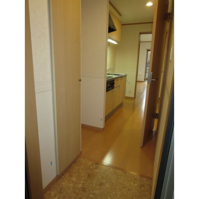 玄関　※別部屋参考画像になります。