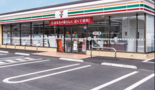 コンビニ　セブンイレブン大阪小路2丁目店（コンビニ）まで552m