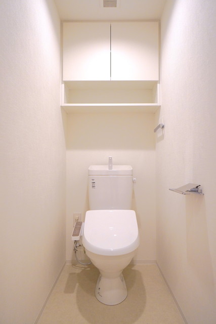 トイレ　※写真は同タイプ住戸です。