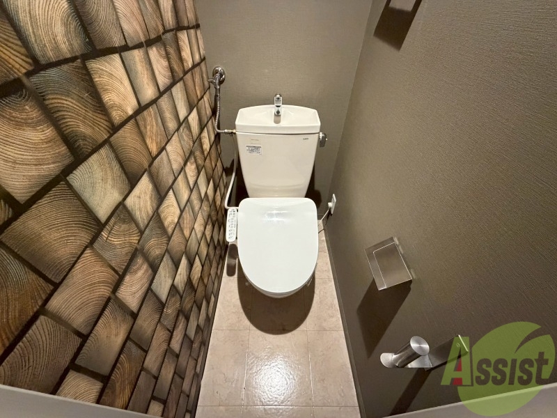 トイレ　こちらはトイレです。清潔感があり、安心して使用できます。