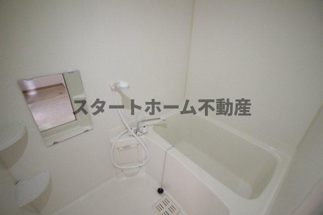 バス・シャワールーム　落ち着いた空間のお風呂です