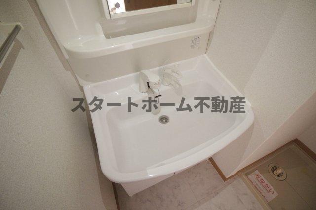 洗面設備　使いやすい洗面所です