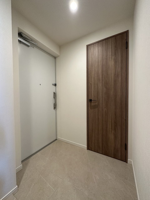 玄関　※写真は同タイプ住戸です。