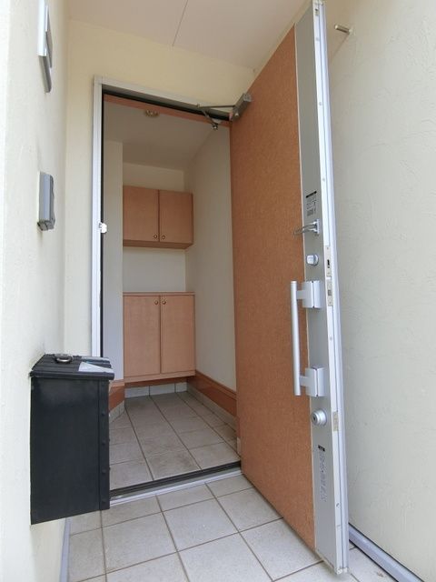 玄関　★お部屋探しは株式会社タウンハウジング東京まで★
