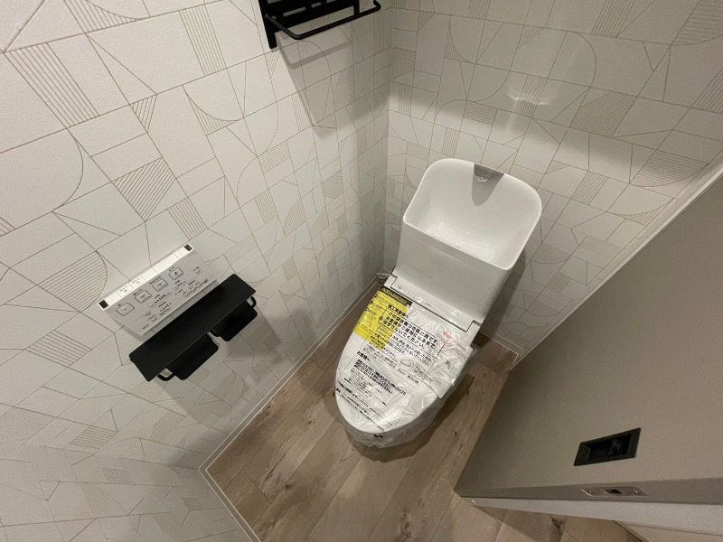 トイレ　ウォシュレット機能がついたトイレ。安心して使用できますね。