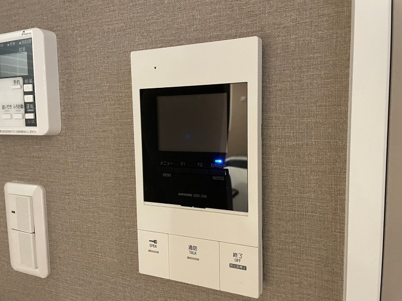 セキュリティ　ＴＶモニター付インターホンです。来客者の顔が見えるので安心！
