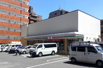 コンビニ　セブンイレブン江東木場3丁目店（コンビニ）まで240m