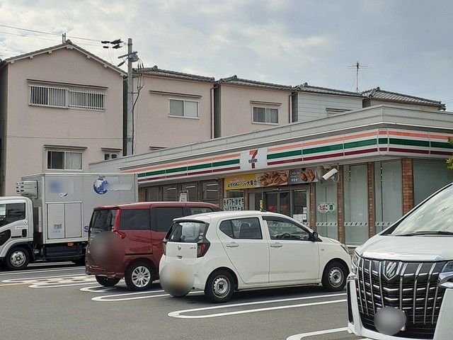 コンビニ　セブンイレブン様（コンビニ）まで139m