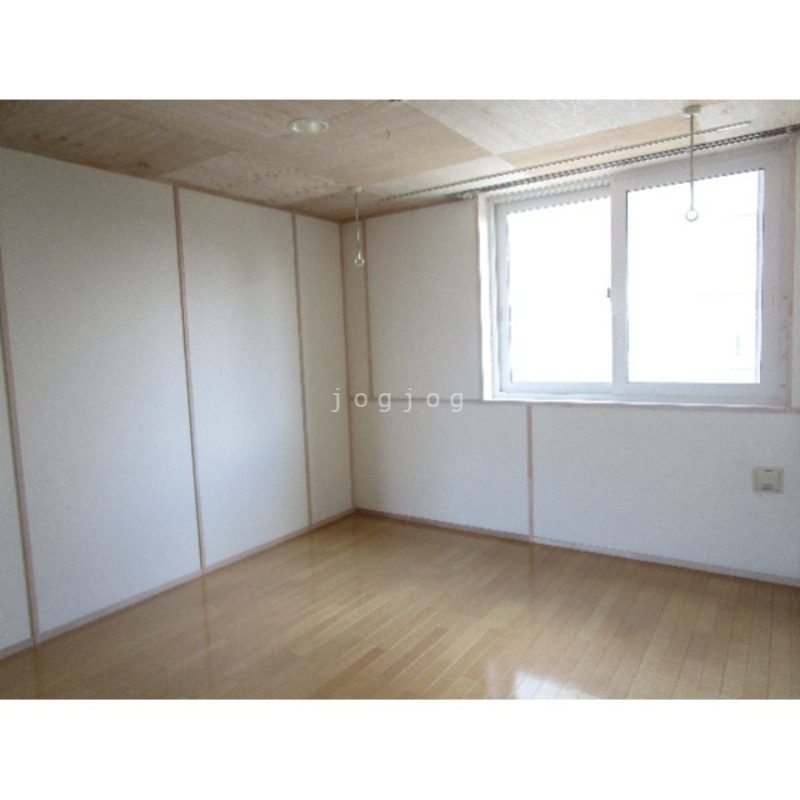 その他部屋・スペース　日当たりの良い明るいお部屋です。
