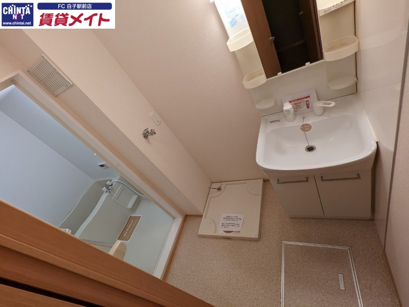 洗面設備　同物件別部屋写真