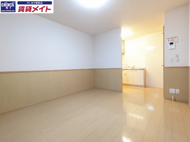 居室・リビング　反転タイプ参考写真