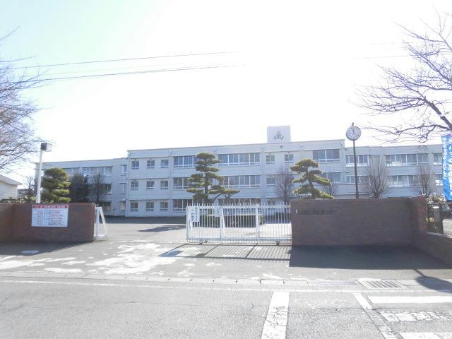 中学校　伊勢崎市立第二中学校（中学校）まで2004m