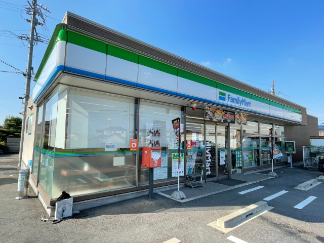 コンビニ　ファミリーマート豊明阿野町店（コンビニ）まで451m