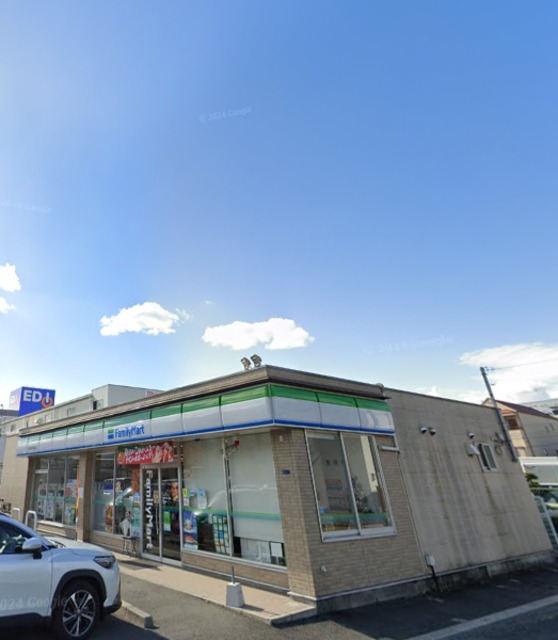 コンビニ　ファミリーマート東大阪吉田下島店（コンビニ）まで743m
