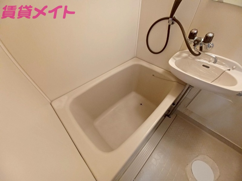 バス・シャワールーム　別部屋参照。現状優先になります。