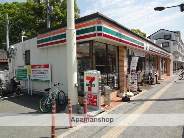 コンビニ　セブンイレブン（コンビニ）まで203m