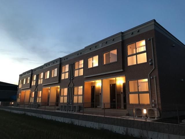 建物外観　外観写真（夜）