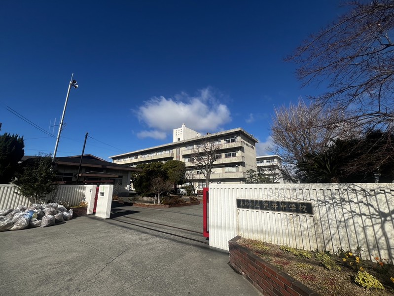 中学校　高砂市立荒井中学校（中学校）まで409m