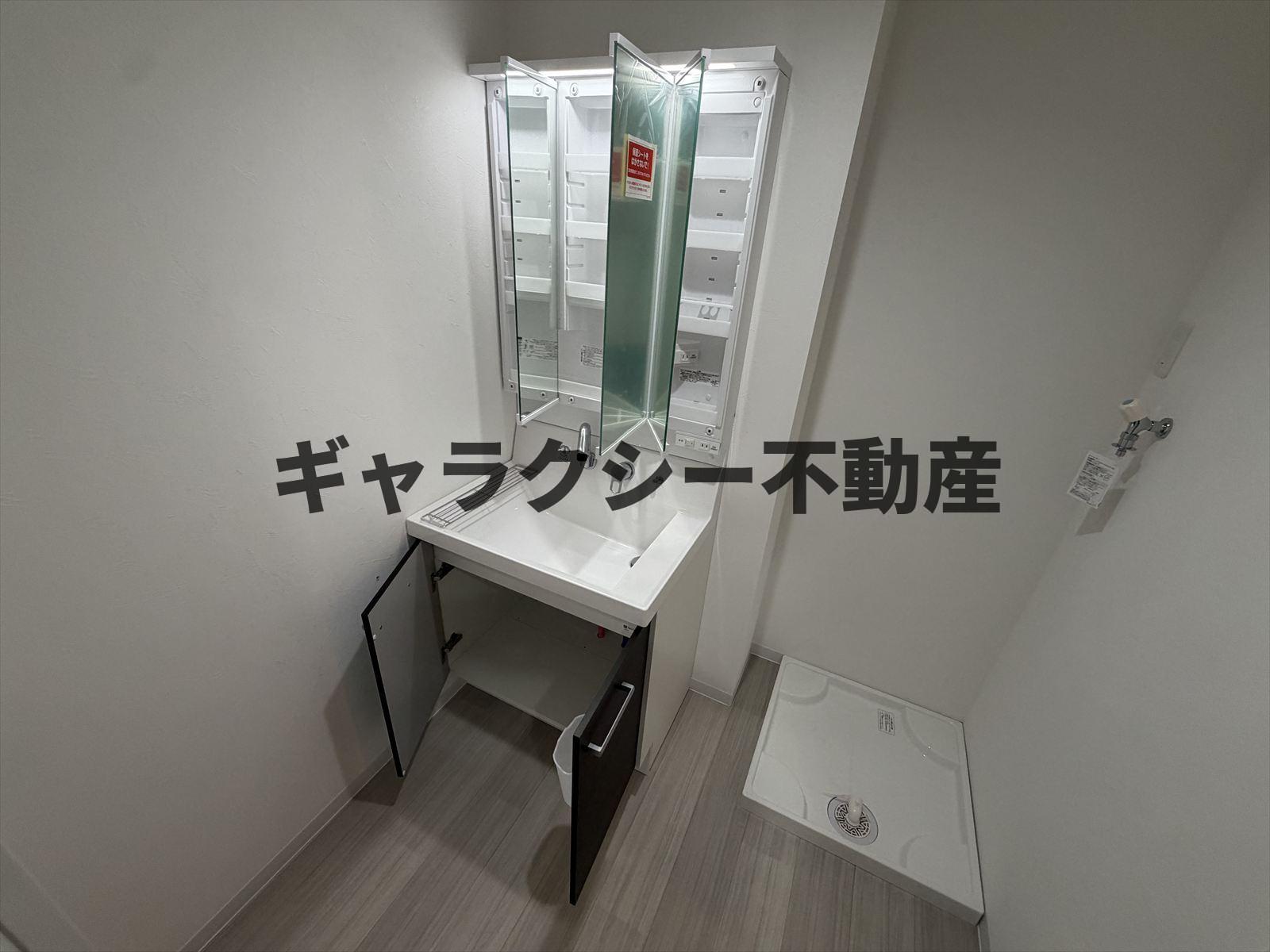 洗面設備　脱衣スペースもあります
