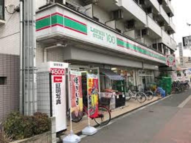 コンビニ　ローソンストア100東住吉矢田店（コンビニ）まで389m