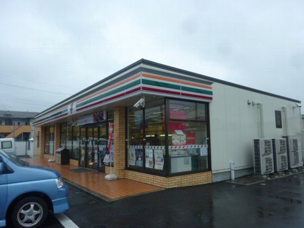 コンビニ　セブン-イレブン鎌ヶ谷道野辺中央４丁目店（コンビニ）まで585m