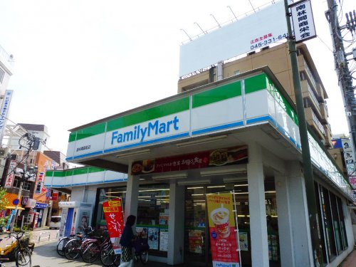 コンビニ　ファミリーマート南林間駅前店（コンビニ）まで166m